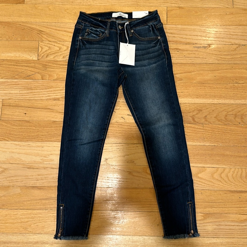 NWT Kan Can ankle Zip skinny jeans